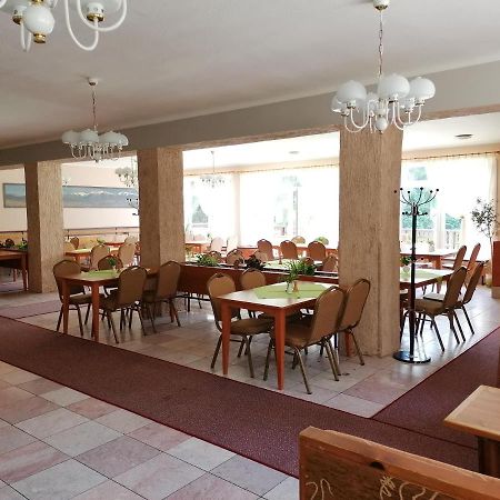 Bungalovy Pri Hoteli Spojar Жьяр Экстерьер фото